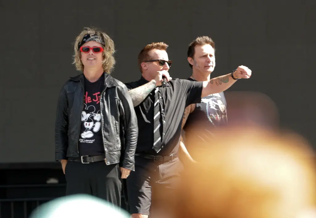(L-R) Billie Joe Armstrong, TrÃ© Cool and Mike Dirnt of...