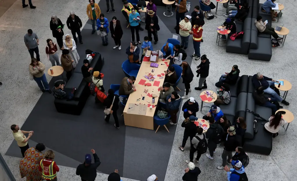 Sonoma State University students gather to make âbroken heart valentineâ...
