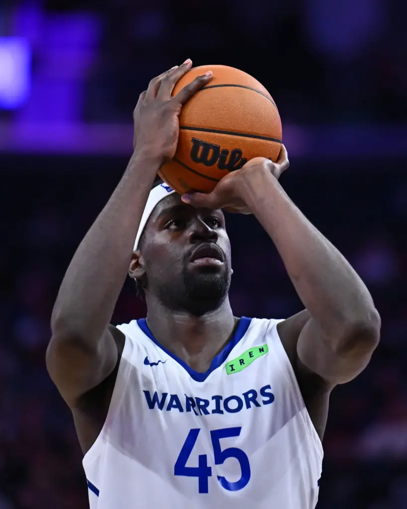 Golden State Warriorsâ Graham Ike (45) shoots a free throw...