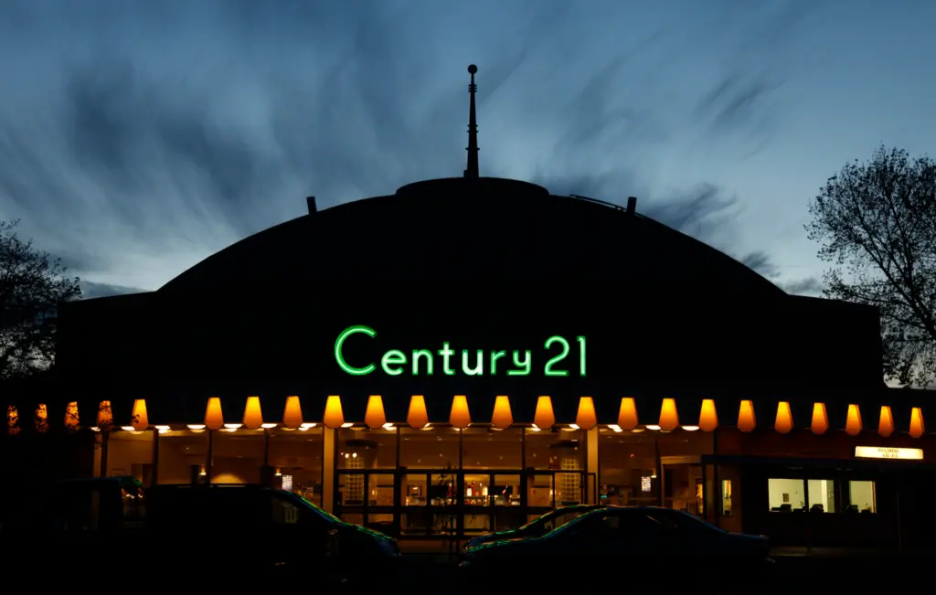 (Nhat V. Meyer/Bay Area News) The Century 21 dome theater...